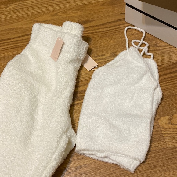 Garage Other - Brand new bundled cozy set